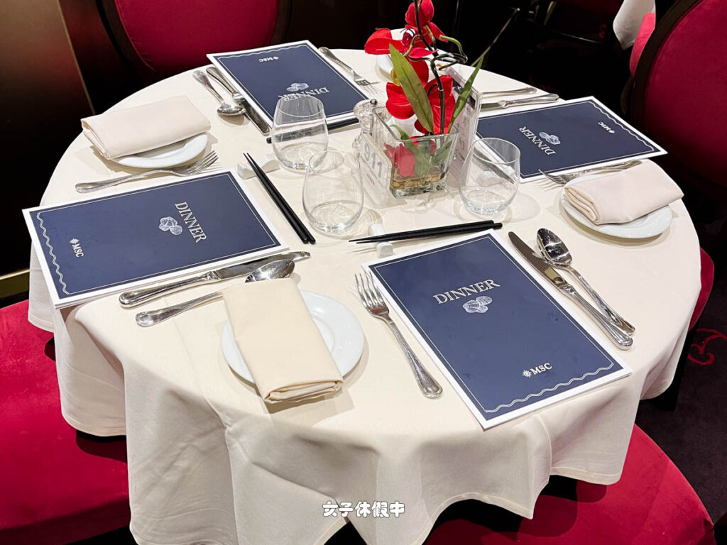 911號的四人桌，靠近門口